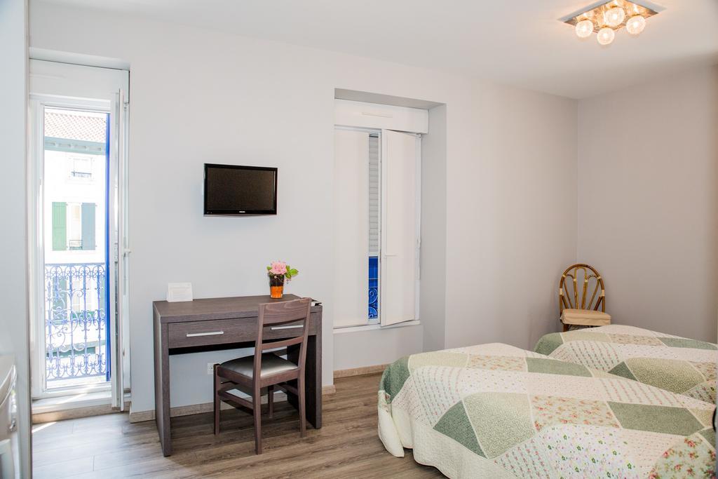 Annexe Hotel De La Gare Hendaye Eksteriør billede